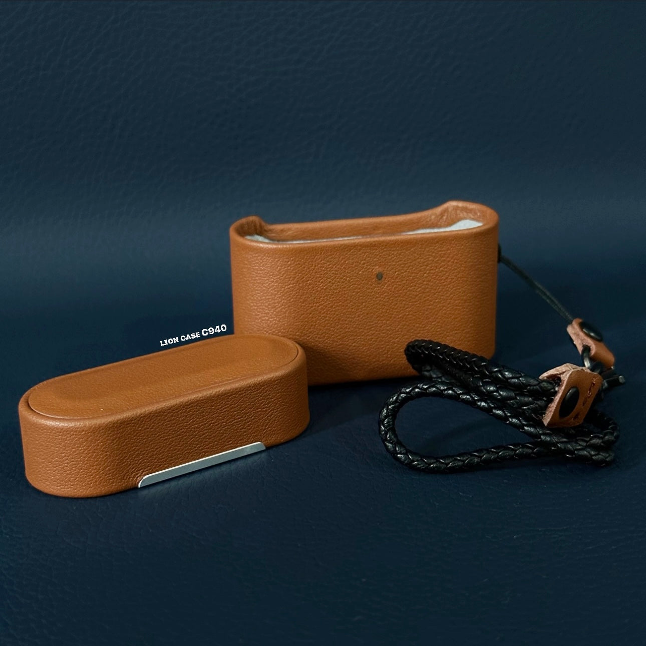 C940 - AirPods