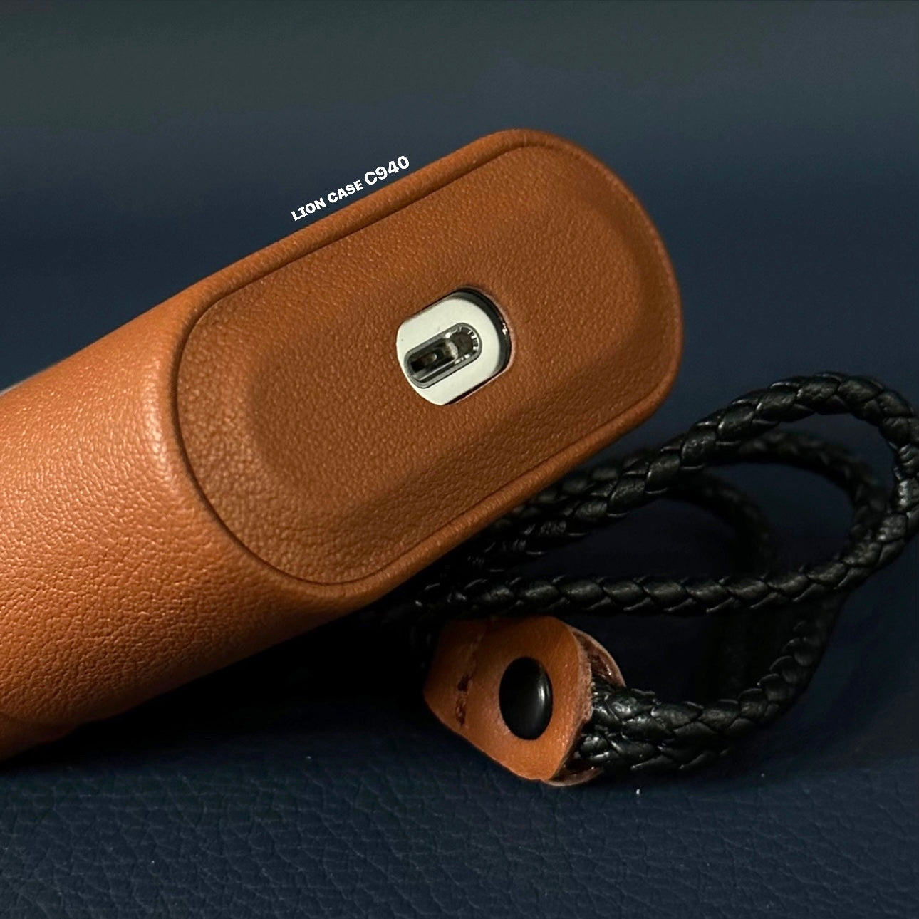 C940 - AirPods
